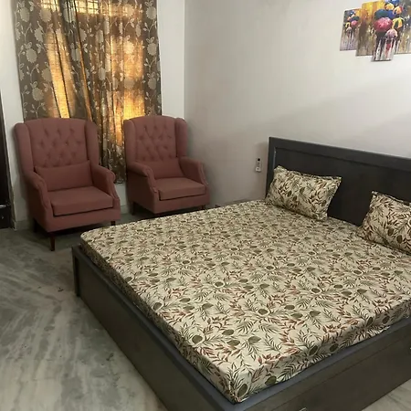 Cozy Corner Homestay- 3Bhk - 3T